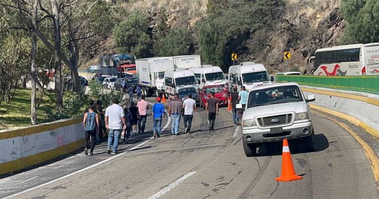 Accidente en la México-Cuernavaca provoca caos vial