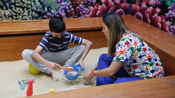 Brindan terapias de lenguaje gratuitas para niñas y niños en CDMX