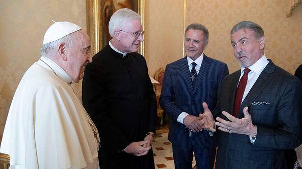 El papa Francisco recibe a Sylvester Stallone en el Vaticano