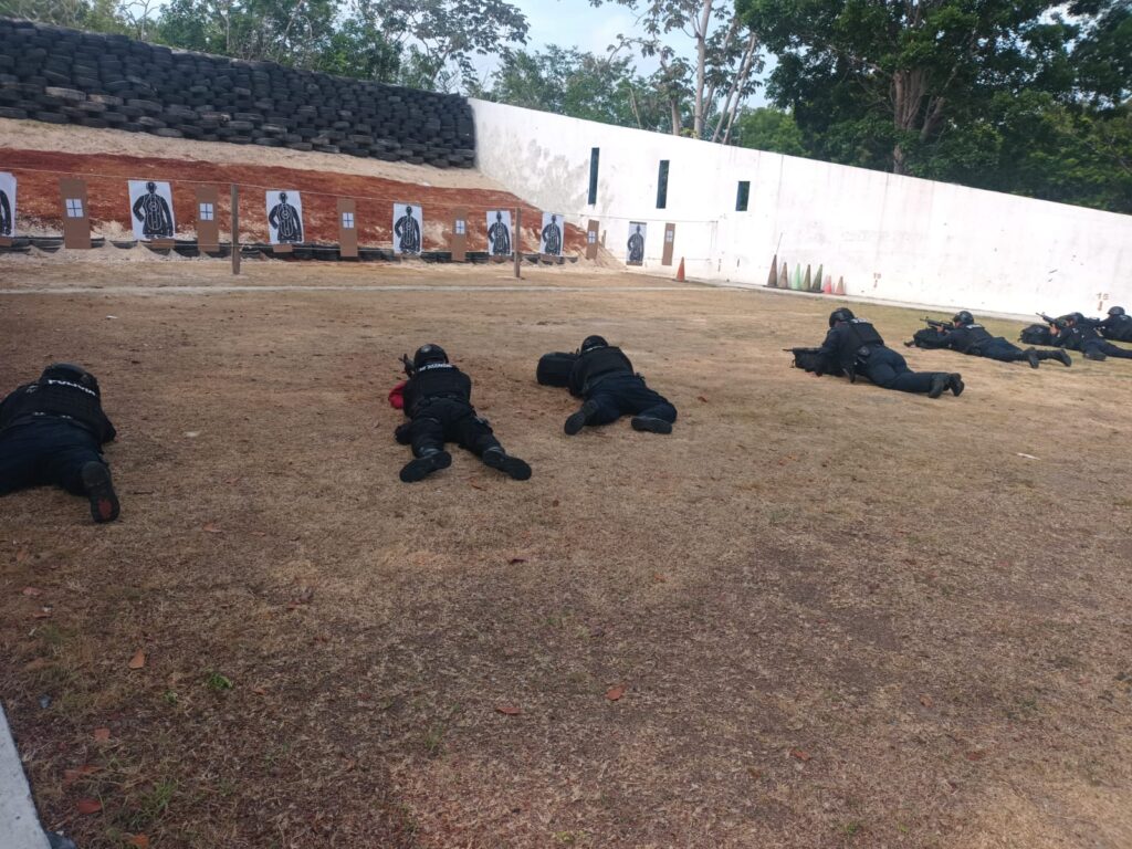 Policías de Solidaridad reciben curso de manejo de armamento impartido por la SEDENA