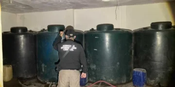 FGR catea domicilio en Durango y asegura 30 mil litros de hidrocarburo