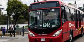 Manifestación en Ciudad Deportiva: Suspensión de Metrobús y Trolebús L2