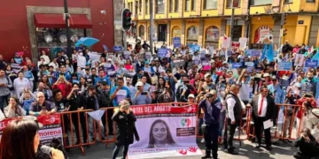 Se manifiestan frente al Congreso de la CDMX contra la despenalización del aborto