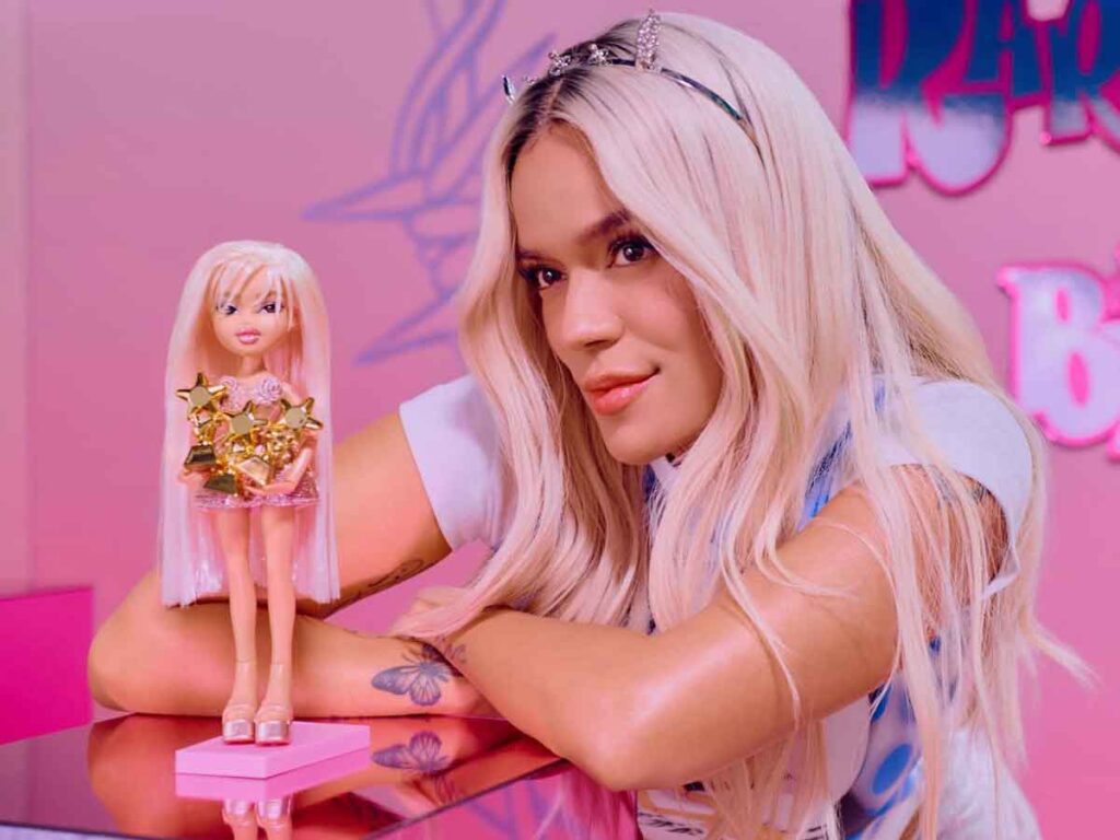 Karol G hace historia como la primera artista con una muñeca Bratz