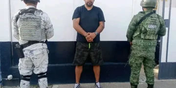 Exmando de Seguridad Pública es detenido con armas