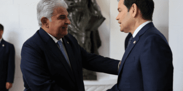 Marco Rubio se reúne con el presidente de Panamá para tratar las demandas de Trump